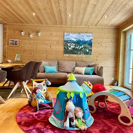 Alpenzauber Montafon 公寓